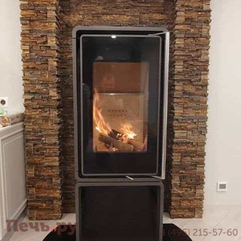 Печь камин Астов Куб (ПК 4581) на дровнике фото 3