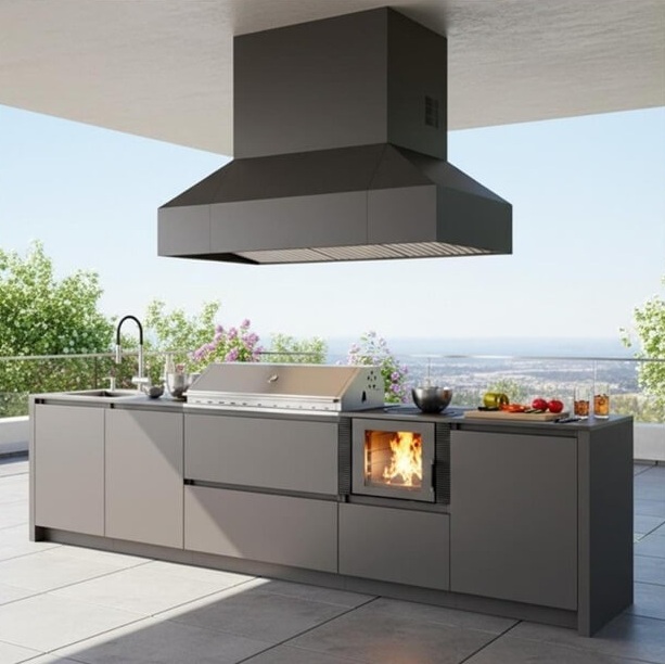 летняя кухня на участке частного дома