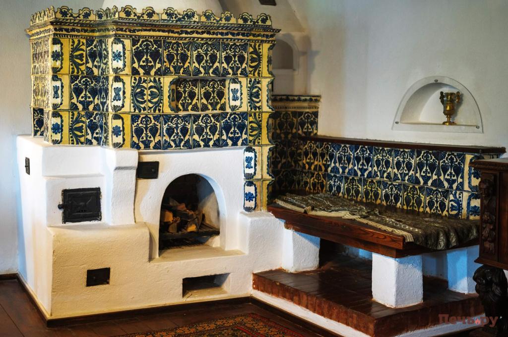 Русская печь tradicionnaa-komnata-v-zamke-bran-rumynia (1).jpg